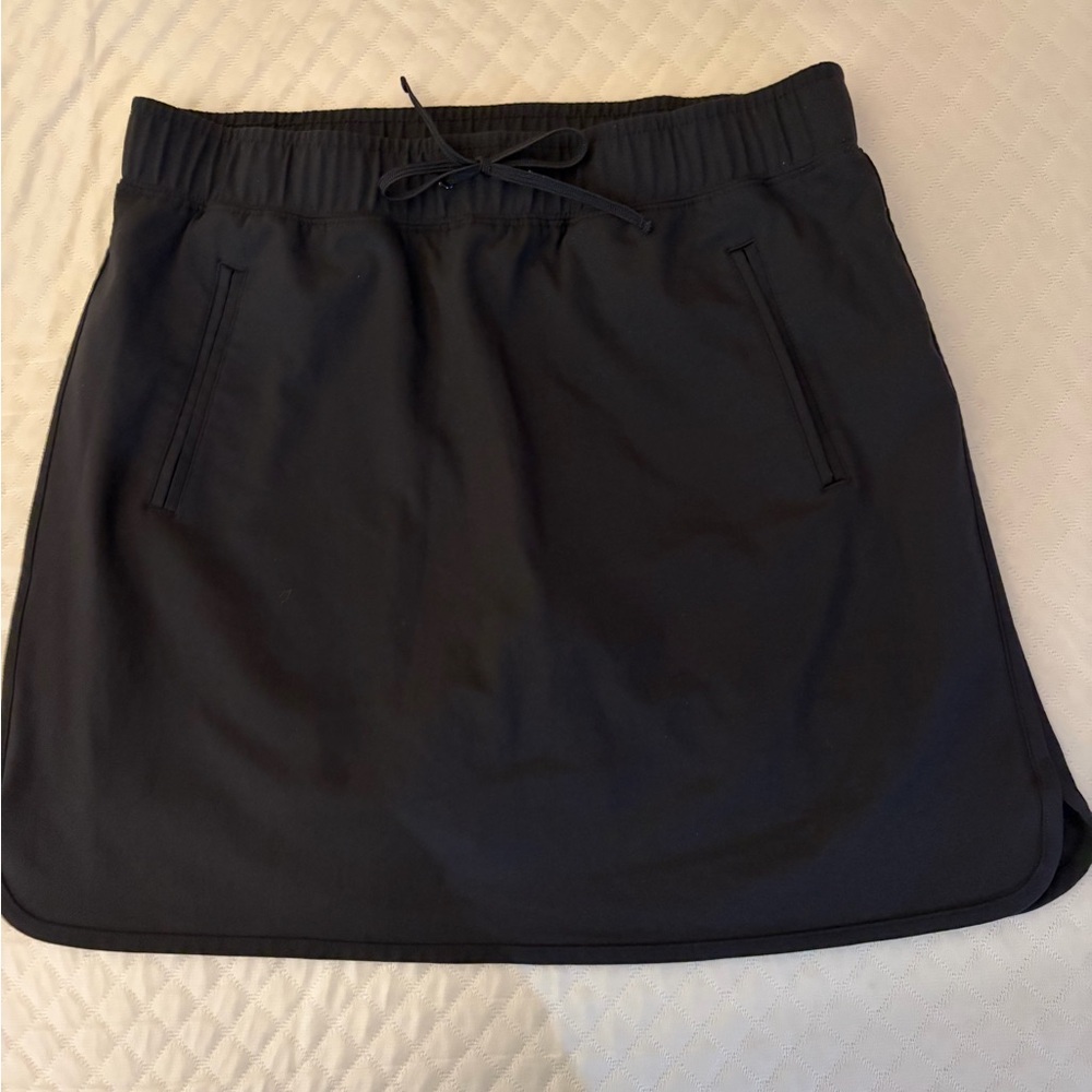 Black Skort